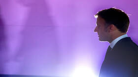 ماكرون يرفض التشكيلة الوزارية لرئيس وزرائه الجديد