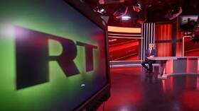 نيويورك تايمز تعترف: لن تتمكن واشنطن من استبعاد وسائل الإعلام الروسية عن مجال المعلومات