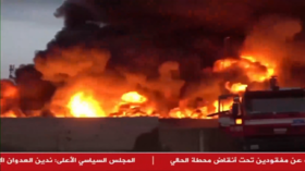 حريق هائل في ميناء الحديدة بعد غارات إسرائيلية على اليمن