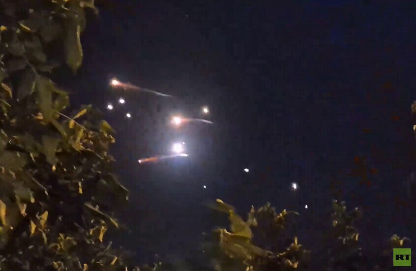 سكان تل أبيب يهرعون إلى الملاجئ خلال سلسلة من الغارات الصاروخية الإيرانية