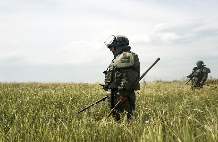 خبراء المتفجرات الروس يعثرون على ذخائر غير منفجرة قرب محطة زابوروجيه النووية