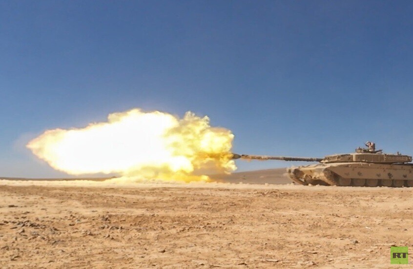 الجيش الأردني ينفذ تدريبات بالذخيرة الحية لدبابات وراجمات صواريخ وقوات خاصة (صور)