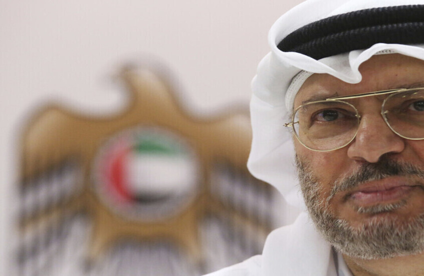 قرقاش: المنطقة تمر بمرحلة خطيرة و"حل الدولتين" هو حجر الزاوية لوقف الأزمات