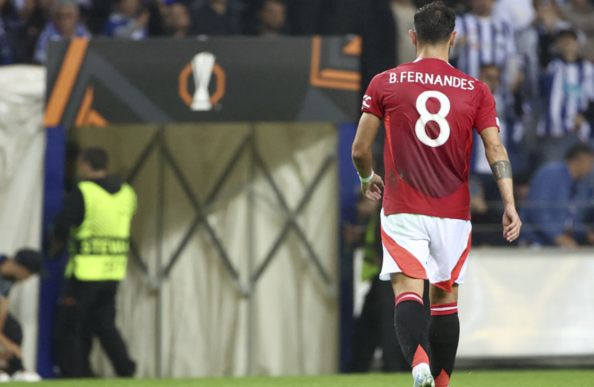 برونو فرنانديز يطرد للمباراة الثانية تواليا ومانشستر يونايتد يفلت من الخسارة أمام بورتو