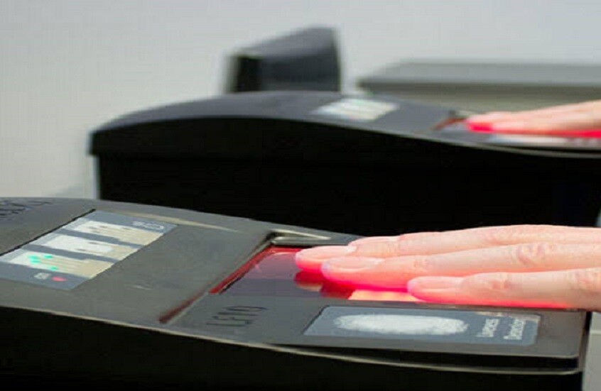 ما حقيقة منع الكويتيين من السفر أو العودة بسبب "البصمة البيومترية"؟