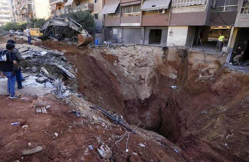 مسؤول إسرائيلي يعلن وجود قيادي كبير جدا من حزب الله مع هاشم صفي الدین بمخبأ عميق قصفه الجيش