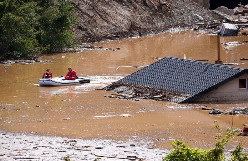 عشرات القتلى والمفقودين جراء الفيضانات والانهيارات الطينية في البوسنة والهرسك