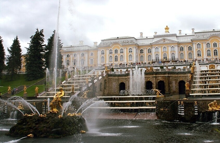 المعالم التاريخية والمعمارية لمدينة بطرسبورغ