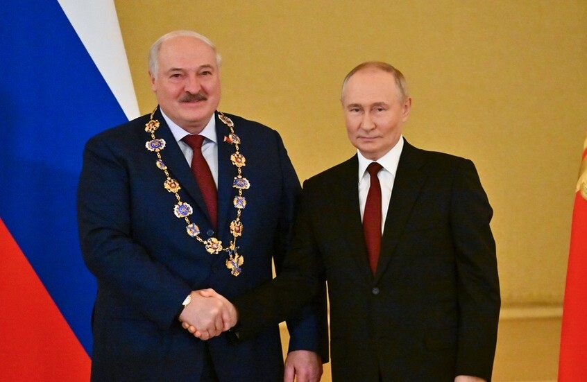 بوتين يقلد لوكاشينكو وسام القديس الرسول أندراوس