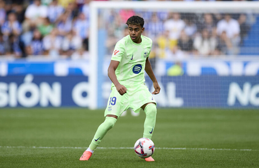 "إدارة الإحباطات".. مدرب لامين جمال يكشف العيب الذي يعاني منه نجم برشلونة