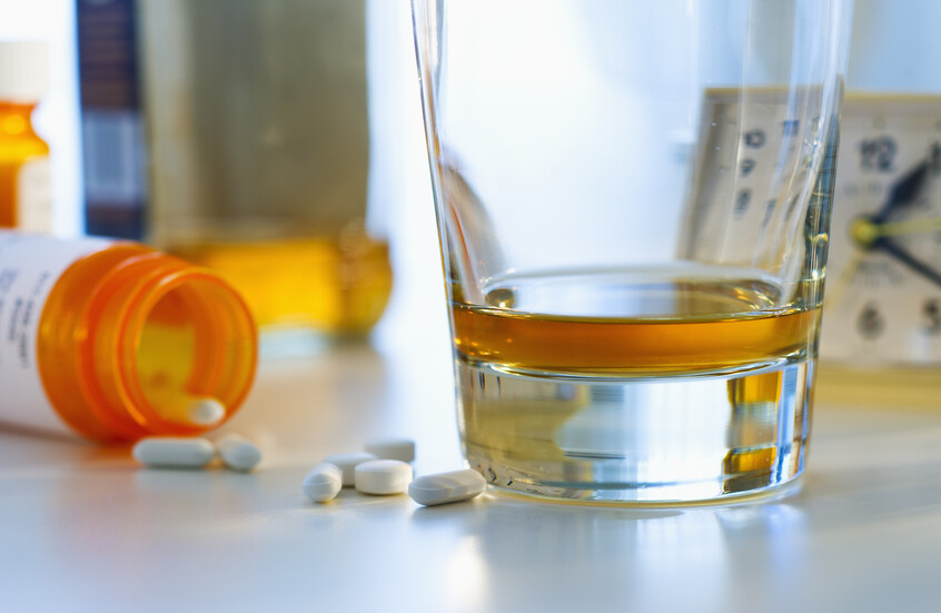 تقرير صحي:  زيادة مفرطة في استهلاك الكحول والمخدرات والسمنة لدى الإسرائيليين خلال الحرب