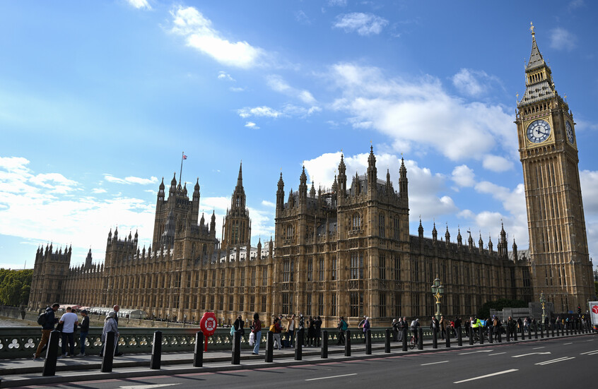 "الغارديان" تكشف أساليب الدبلوماسية البريطانية تفاديا للغضب الصيني