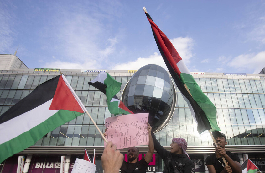 مسيرة حاشدة في روما دعما لفلسطين ولبنان (فيديو)