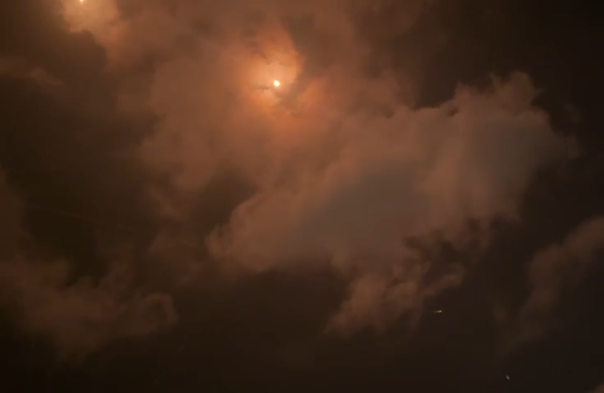 صفارات الإنذار تدوي في حيفا وسط انفجارات غير مسبوقة