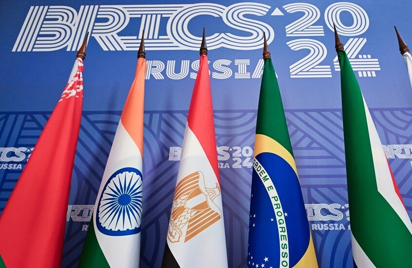 وزير الخارجية البحريني سيترأس وفد بلاده في قمة "بريكس"