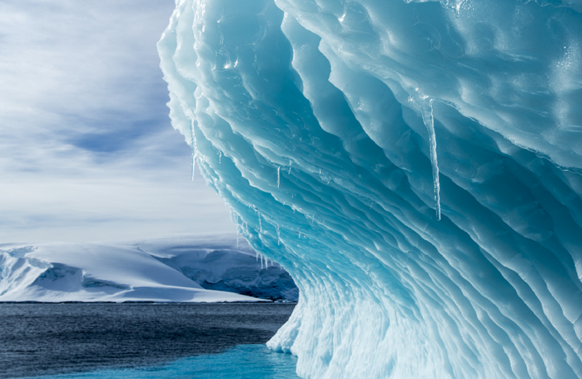 رصد هيكل غريب في القارة القطبية الجنوبية يثير نظريات المؤامرة.. فما حقيقته؟