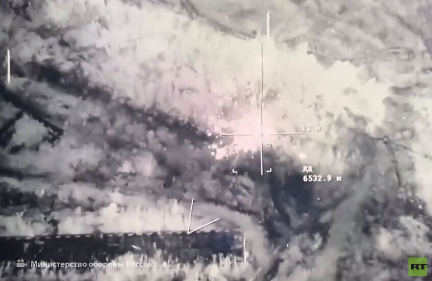 مشاهد لتدمير قوات "الشمال" الروسية دبابة أوكرانية بنوع جديد من المسيرات ليلا