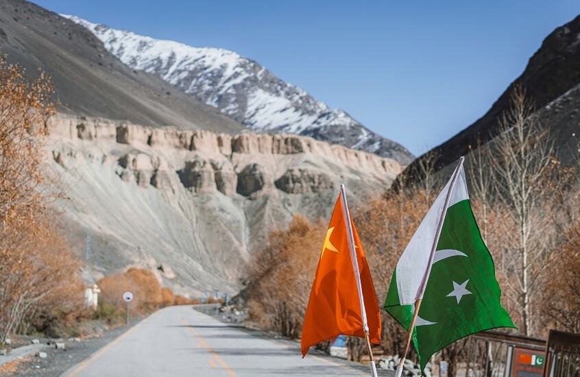 باكستان والصين تتفقان على مواصلة التبادلات من أجل تطوير العلاقات الثنائية