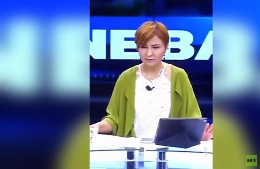 لحظات من داخل استوديو قناة تركية خلال الزلزال