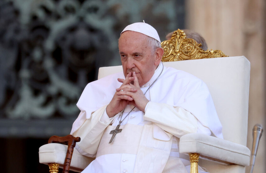 بعد تصريحات للحبر الأعظم حول الإجهاض ودور المرأة في المجتمع.. المئات يطلبون إلغاء تعميدهم في بلجيكا