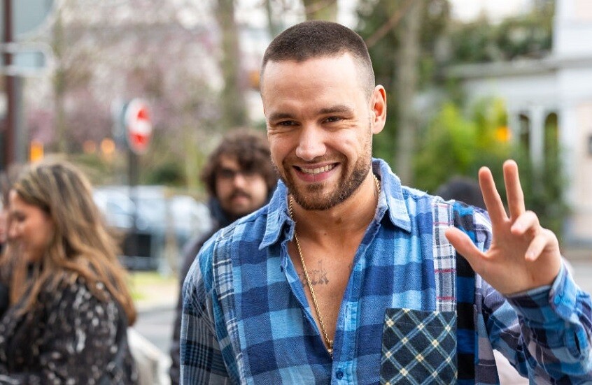 مقتل المغني ليام باين في الأرجنتين بعد سقوطه من شرفة فندق