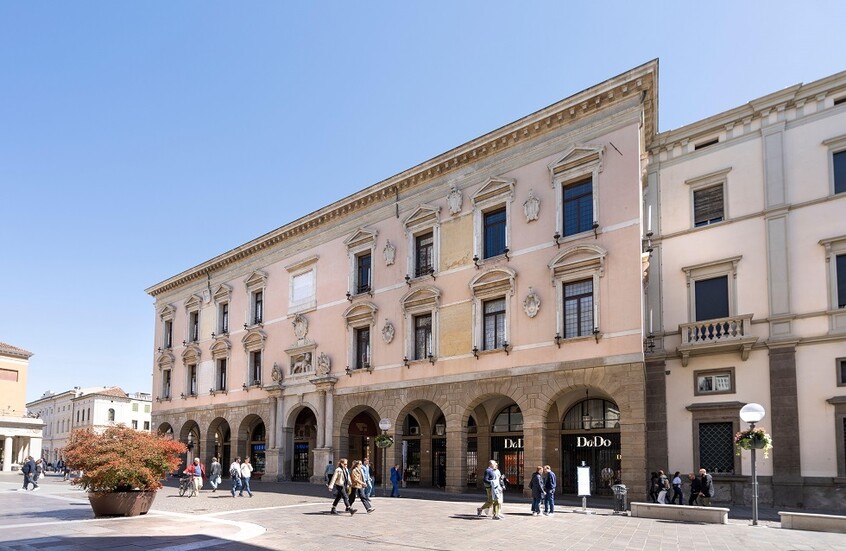 خنقها بدافع الغيرة.. القضاء الإيطالي يصدر حكما بسجن مغربي 19 عاما بتهمة قتل صديقته (صورة)