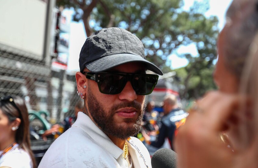 نيمار يبكي بحرقة: لحظة لم أتخيل أن تحدث في حياتي (فيديو)