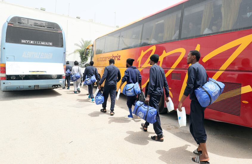 ليبيا.. حزب "صوت الشعب" يكشف عن محاولة إيطالية لتوطين المهاجرين تحت غطاء "دعم المزارعين"