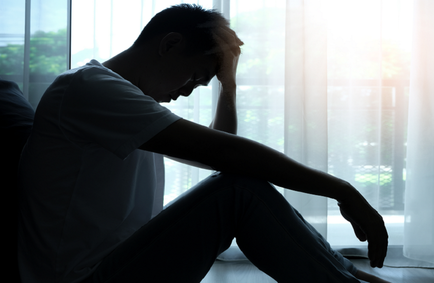 سماعة رأس صاعقة للدماغ.. علاج جديد محتمل للاكتئاب في المنزل