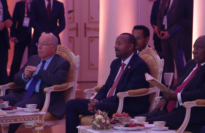 ضيوف قمة "بريكس" يستمتعون بحفل موسيقي قبيل انطلاق القمة في قازان