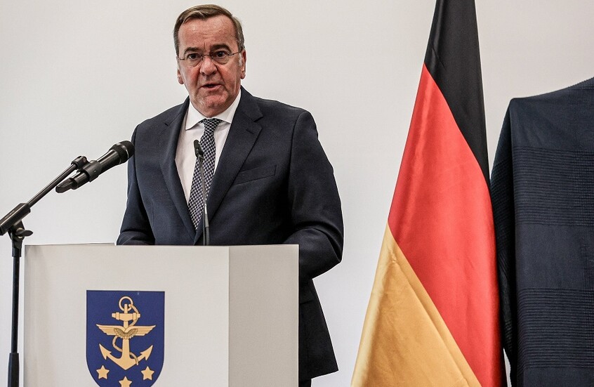 وزير الدفاع الألماني: تركيز الولايات المتحدة يتحول إلى آسيا بغض النظر عن نتيجة الانتخابات