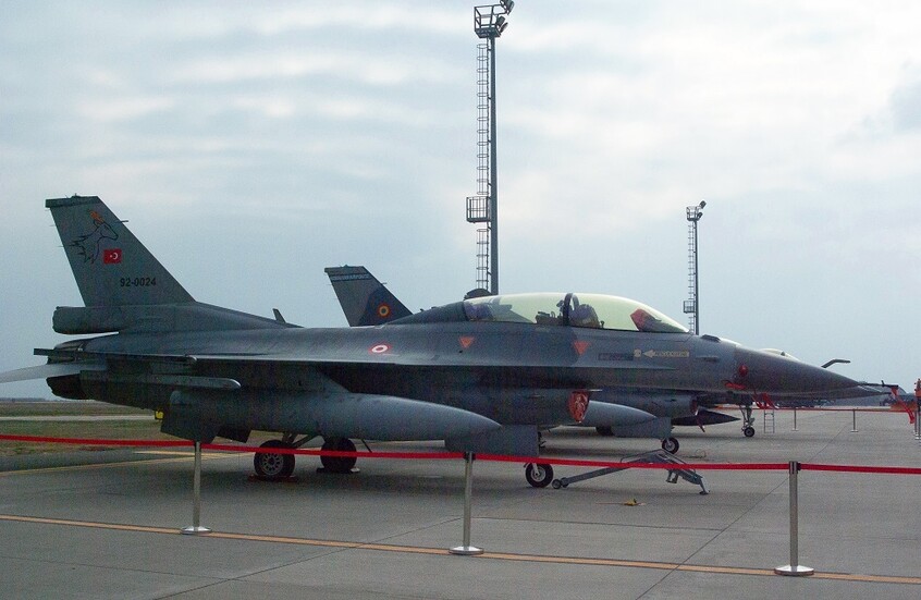 الدفاع التركية: دمرنا 32 موقعا للإرهابيين في غارات جوية على شمالي العراق وسوريا