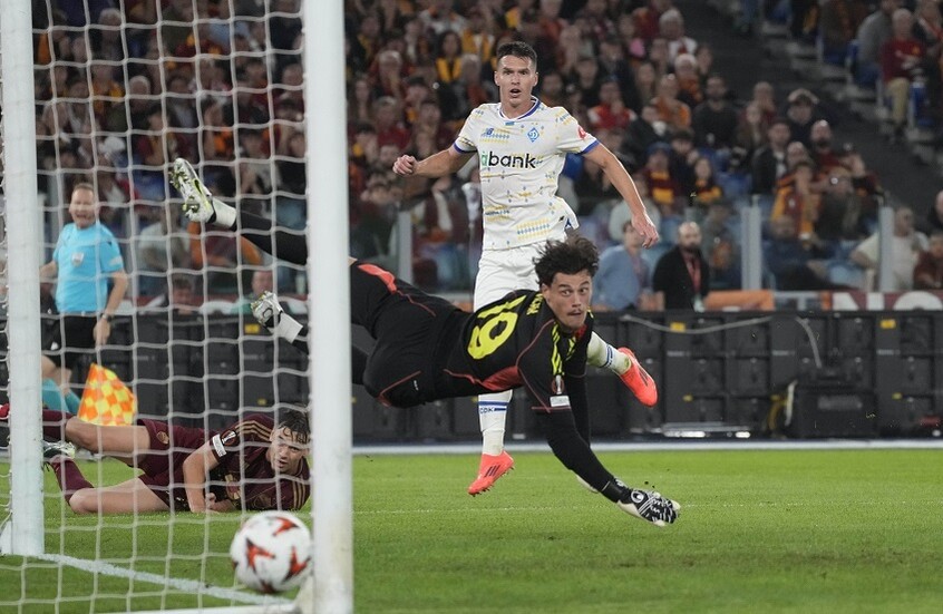 روما يعمق جراح دينامو كييف بهدف سجله أوكراني (فيديو)