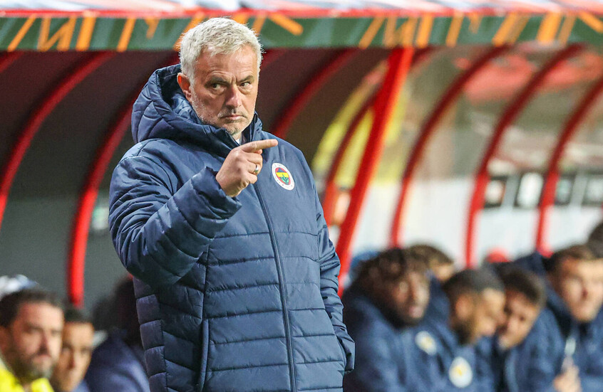 مورينو: أبحث عن فرصة عمل في فرق القاع بالدوري الإنجليزي