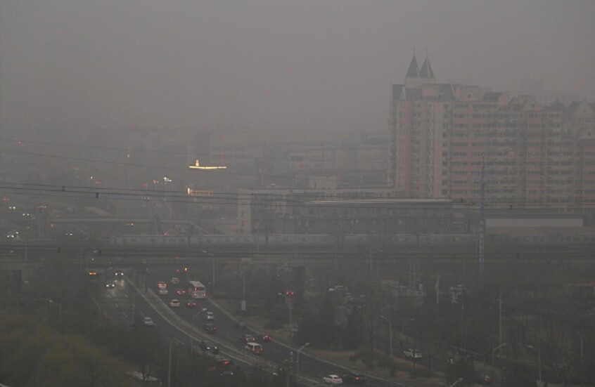 سلطات بكين توصي السكان بالبقاء في منازلهم بسبب المستويات القياسية لتلوث الهواء