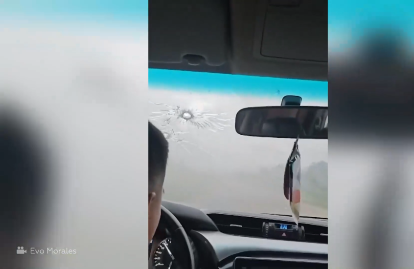 لحظة إطلاق النار على سيارة الرئيس البوليفي السابق إيفو موراليس