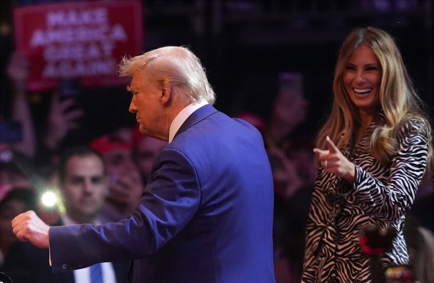 ظهور لافت لميلانيا ترامب في تجمع انتخابي لزوجها (صور+ فيديو)