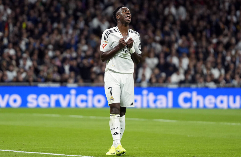 فينيسيوس يدعم لامين جمال بعد تعرضه للعنصرية .." لا مكان لهؤلاء المجرمين"