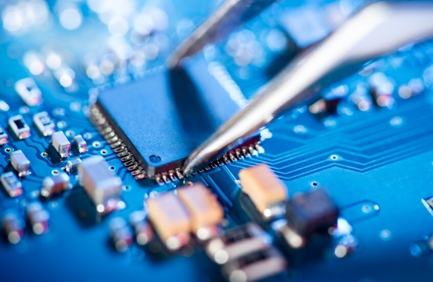 ترامب يتهم تايوان بـ"سرقة" قطاع الرقائق الأمريكي