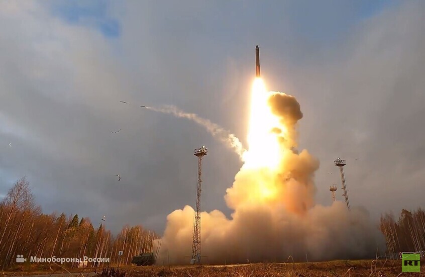 الدفاع الروسية تنشر مشاهد لإطلاق صواريخ نووية عابرة للقارات