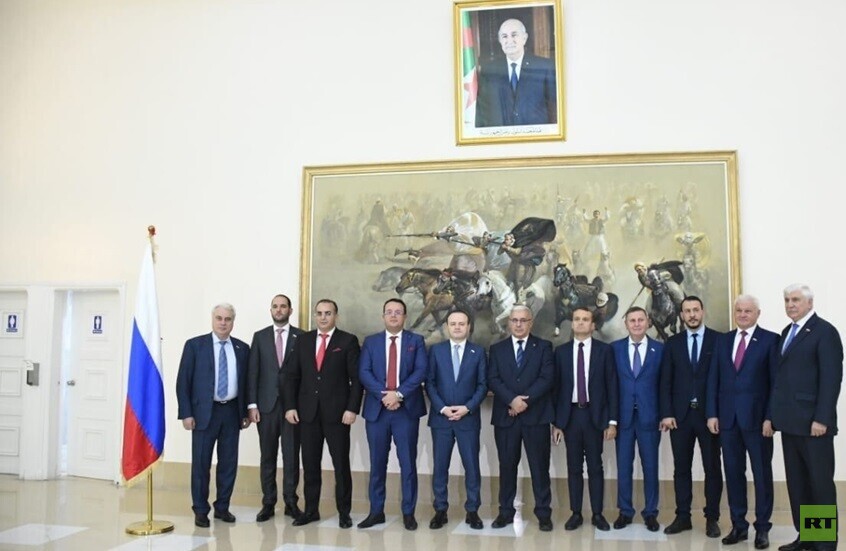 وفد روسي يصل الجزائر في زيارة عمل (صور)