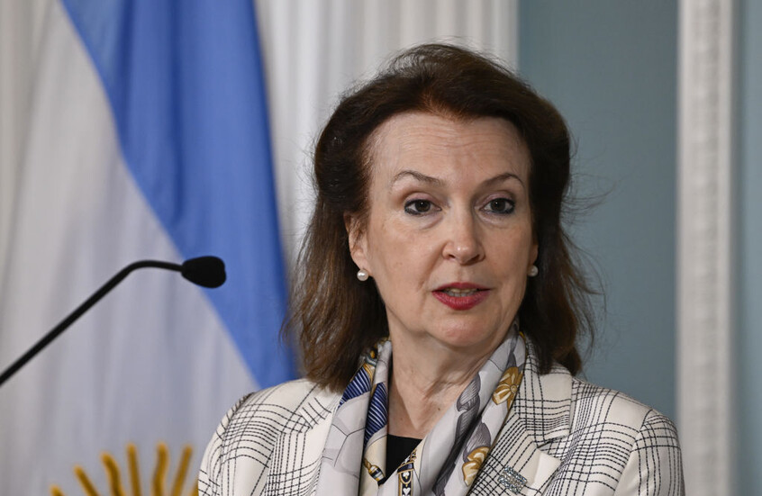 رئيس الأرجنتين يقيل وزيرة خارجيته لتصويتها ضد العقوبات الأمريكية على كوبا