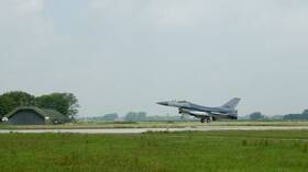 وزير الدفاع الهولندي يعلن تسليم أوكرانيا الدفعة الأولى من مقاتلات إف-16