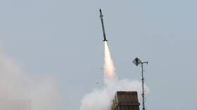 صاروخ يمني يثير الذعر في إسرائيل ويلغي فعاليات ذكرى 7 أكتوبر (فيديو+ صور)