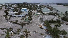 ظهور حفر عميقة في فلوريدا الأمريكية بعد إعصار "ميلتون" (صور)