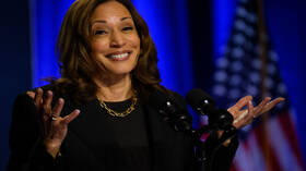 طبيب كامالا هاريس يكشف عن حالتها الصحية