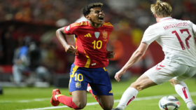 نادي برشلونة يعلن طبيعة إصابة لامين جمال قبل مباراتيه ضد بايرن وريال مدريد