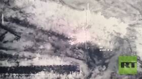 مشاهد لتدمير قوات "الشمال" الروسية دبابة أوكرانية بنوع جديد من المسيرات ليلا