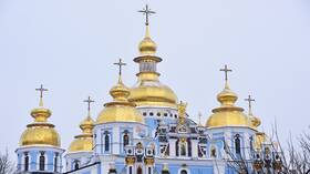 نازيون يهاجمون كنيسة أرثوذكسية في أوكرانيا (فيديو)