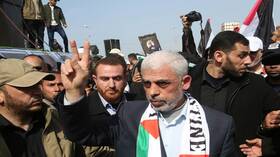 الجيش الإسرائيلي ينشر لقطات "بطولية" ليحيى السنوار خلال اللحظات الأخيرة قبل مقتله